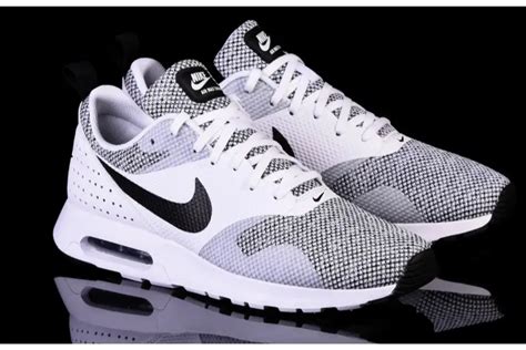 nike air max tavas lichtgrijs|Nike Air Max Tavas Review .